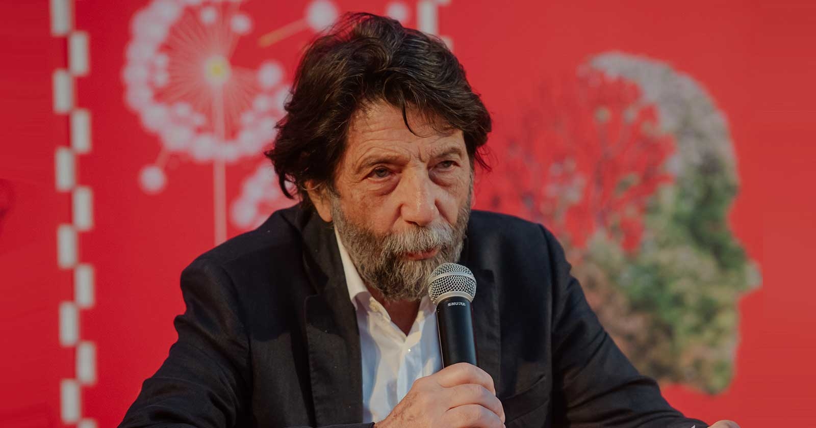 Filosofi lungo l'Oglio, in piazza c'è Cacciari